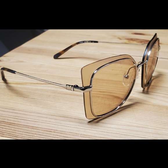 New Authentic Micheal Kors Sunglasses - Picture 1 of 9